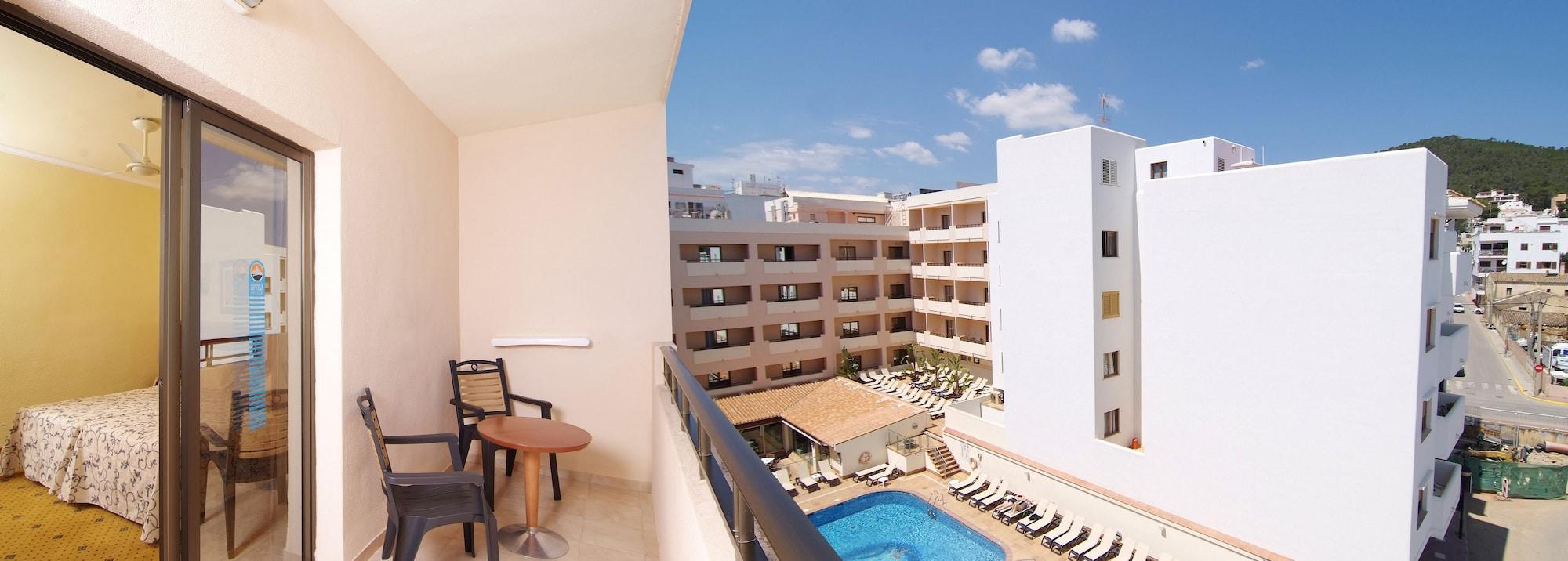 Invisa Hotel La Cala (Adults Only) Santa Eularia des Riu Exterior photo