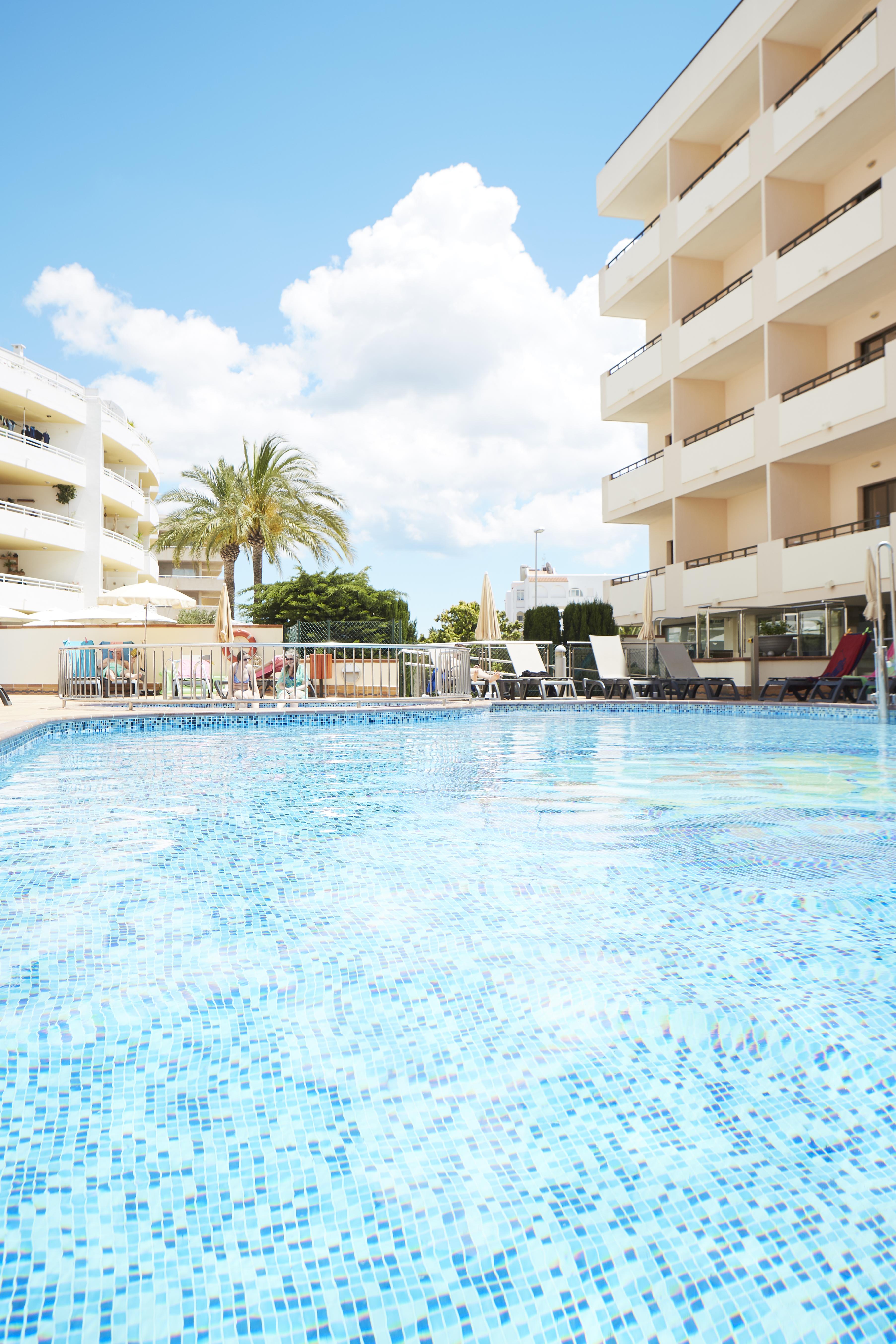 Invisa Hotel La Cala (Adults Only) Santa Eularia des Riu Exterior photo