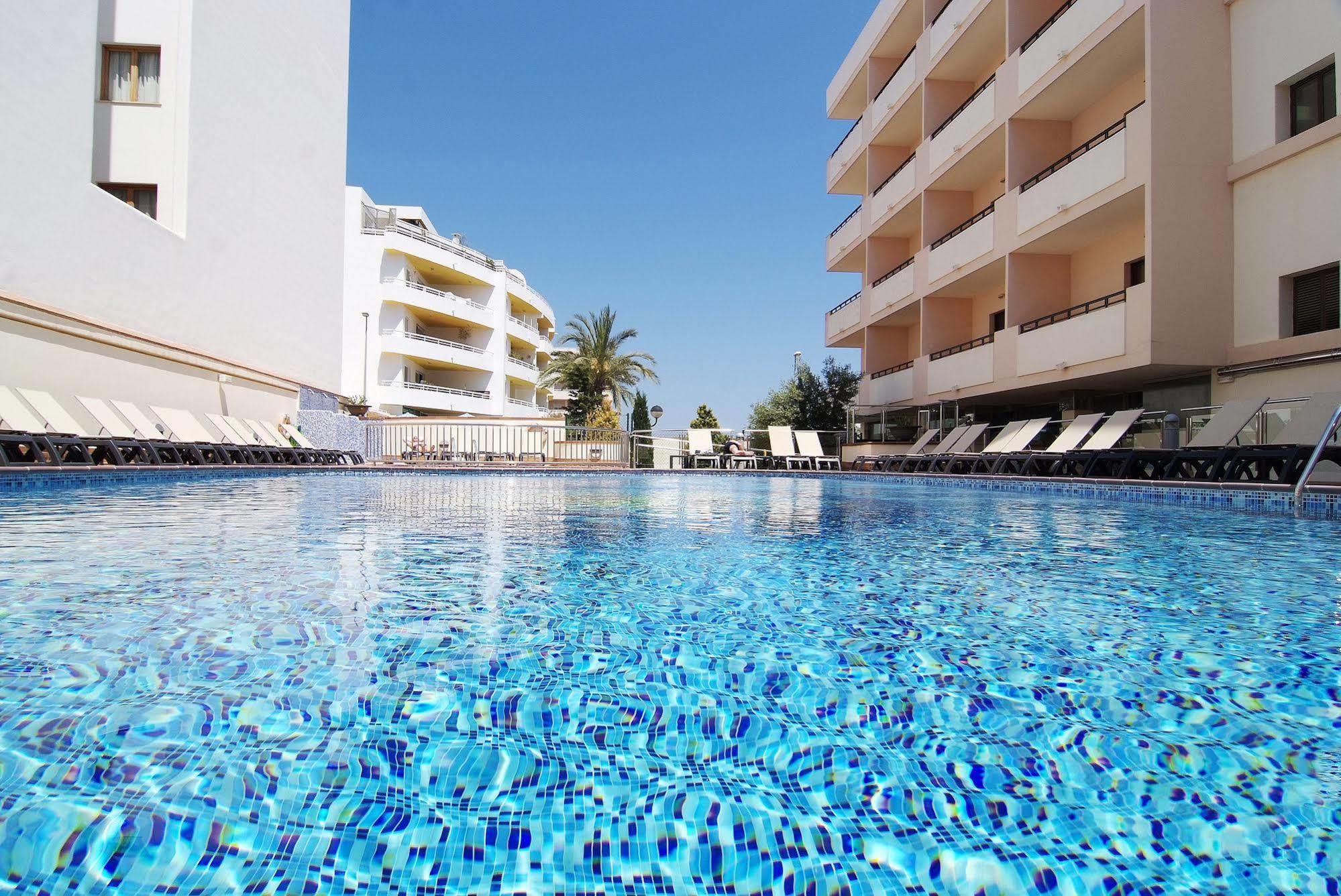 Invisa Hotel La Cala (Adults Only) Santa Eularia des Riu Exterior photo